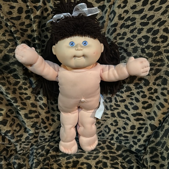 Cabbage Patch Kid Poseable - Picture 3 of 12
